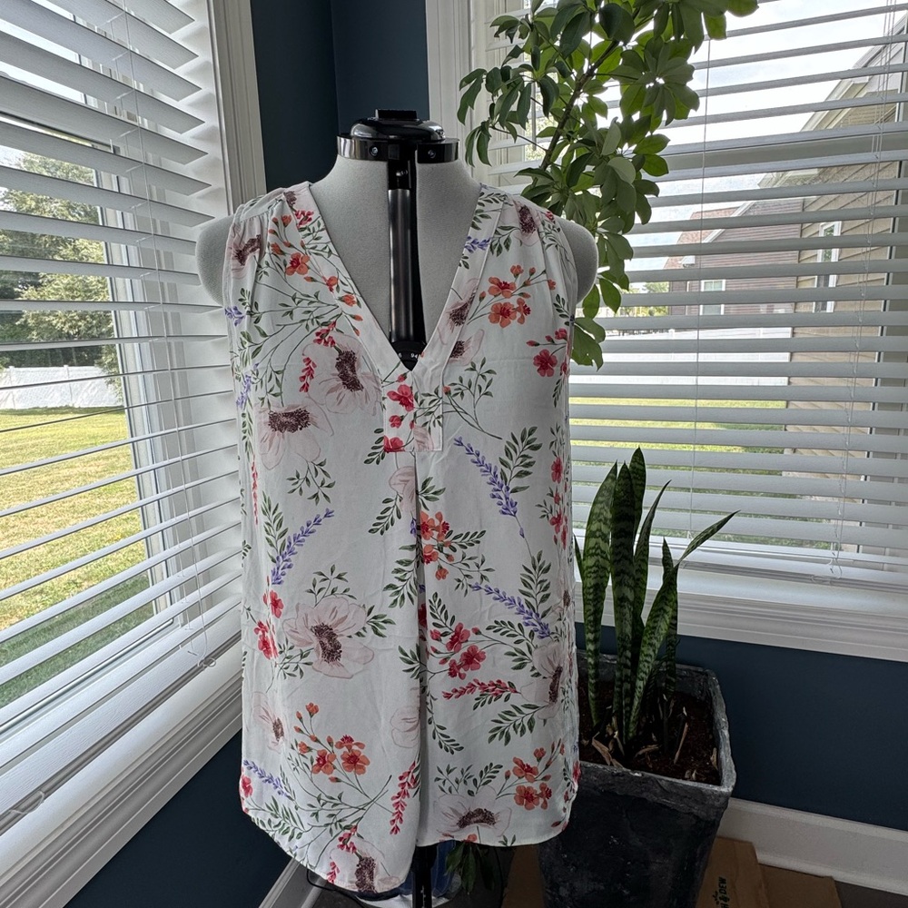 St. Tropez White Floral V-Neck Blouse
